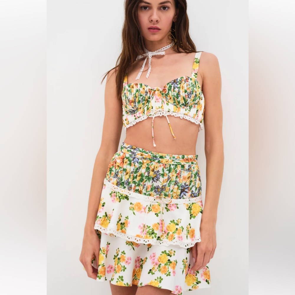 For love and lemons set!! Great condition